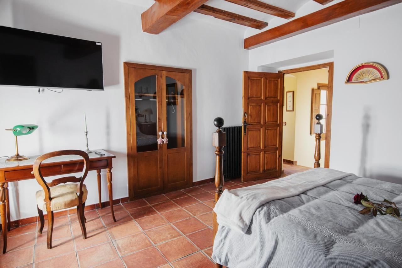 Masia Can Viver - Olive Oil Tourism B&B Bigues I Riells Exterior photo